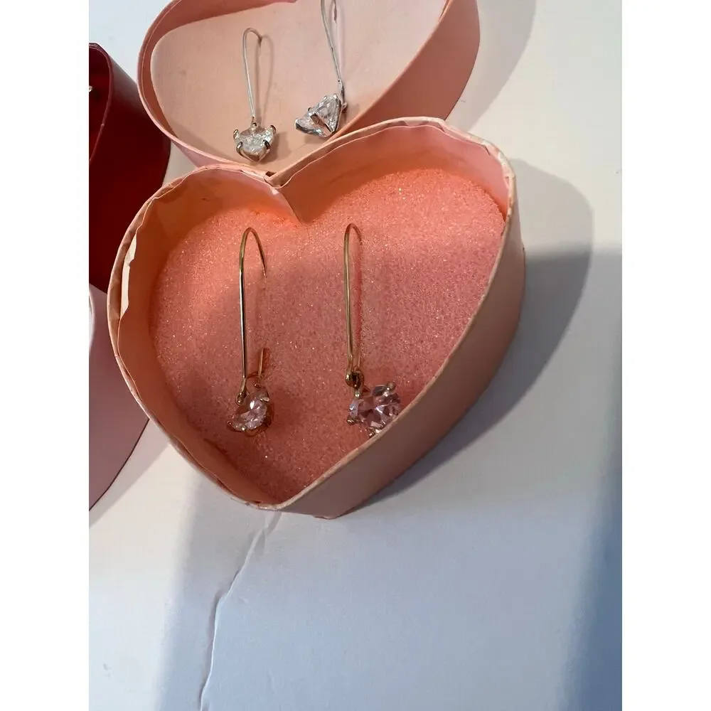 4 Pair of Avon Gift Giving Pierced Heart Shaped Earrings with Boxes Christmas - Picture 5 of 7